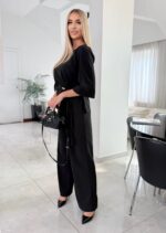 Komplet Solenne Czarny — stylizacja z torebką, ujęcie z boku
