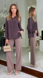 Bluzka koszulowa Plum Classy — śliwkowa, widok z przodu i z boku